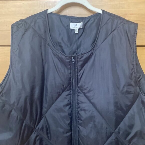 NWT! Socialite Black Sleeveless Quilted Vest | Plus - Picture 6 of 9